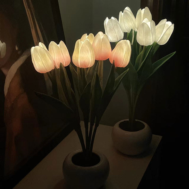 Tulip LED Lamp